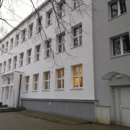 Szkoła Podstawowa nr 29 przy ul. Przędzalnianej 70 w Łodzi po termomodernizacji 