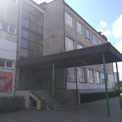 Szkoła Podstawowa nr 11 przy ul. Hufcowej 20A w Łodzi przed termomodernizacją 