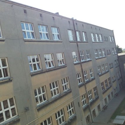 Szkoła Podstawowa nr 4 przy al. Piłsudskiego 101 w Łodzi przed termomodernizacją 
