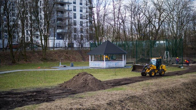 W parku nad Sokołówką powstają nowe atrakcje - fot. Witold Ancerowicz / UMŁ