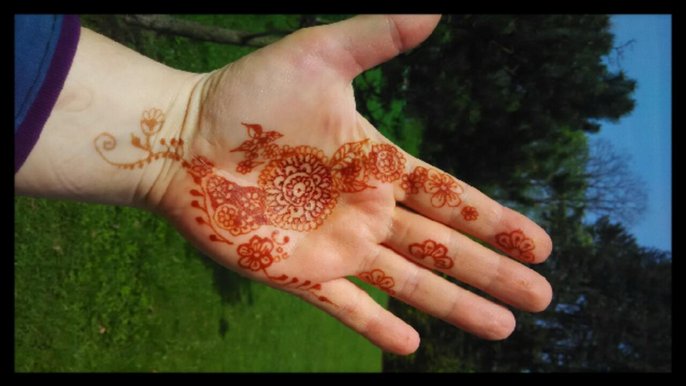 Zdjęcie promujące wydarzenie: "Piknik z henną Mehndi w Parku Julianowskim" - fot. mat. Iwona Salamon