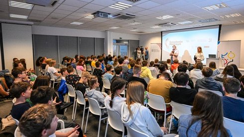 zdjęcie z warsztatów Łódź 2024, uczestnicy podczas panelu