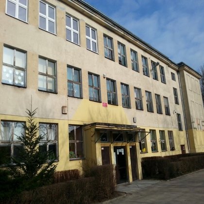 Szkoła Podstawowa nr 38 przy ul. Krochmalnej 21 w Łodzi przed termomodernizacją 