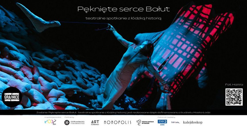 Zdjęcie ze spektaklu "Ostatni sen Eugenii". Na zdjęciu kobieta ubrana w cielsity materiał.