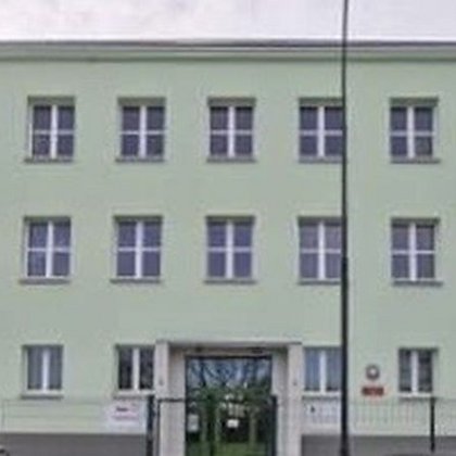 XV Liceum Ogólnokształcące przy ul. Traktorowej 77 w Łodzi po termomodernizacji 