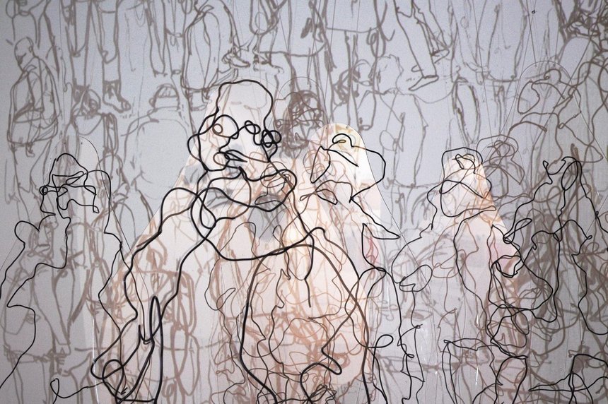 praca artystki Natalii Koncy, Tłum w tłumie, instalacja