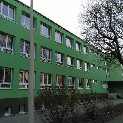 Szkoła Podstawowa nr 11 przy ul. Hufcowej 20A w Łodzi po termomodernizacji 