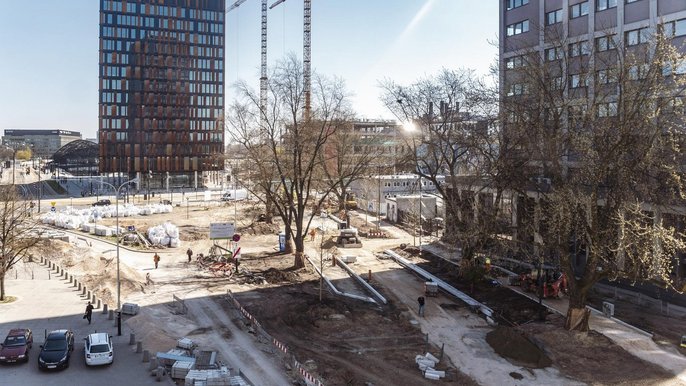 Nowy wygląd, więcej zieleni. Kończymy przebudowę ul. Traugutta. - fot. Stefan Brajter / UMŁ