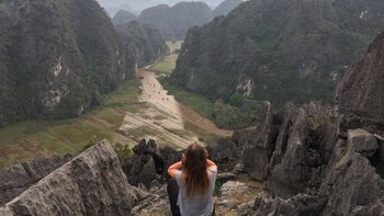 Zdjęcie promujące wydarzenie: "W pojedynkę autostopem przez 11 krajów Azji" - spotkanie podróżnicze z Pauliną Żarnoch w Keja Pub -  fot. mat. Klub Podróżników Keja
