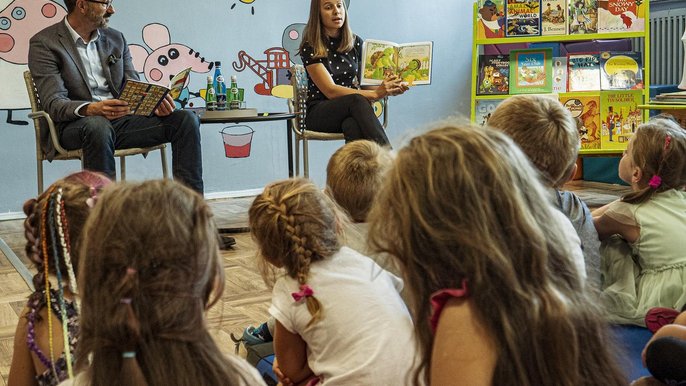 Amerykanka zachęca łódzkie dzieci do nauki języka angielskiego - fot. Stefan Brajter / UMŁ