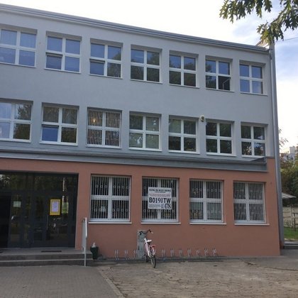 Szkoła Podstawowa nr 182 przy ul. Łanowej 16 w Łodzi po termomodernizacji 