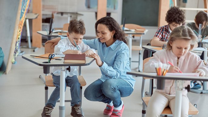 Uczniowie z Ukrainy w łódzkich szkołach - fot. Envato Elements