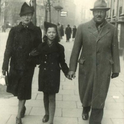 Jan Kowalewski z żoną Marią ze Strzeszewskich i córką Teresą. Bukareszt, 1935 r. 