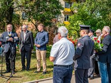 Radny Mateusz Walasek, Andrzej Amerski, prezes Łódzkiego Klubu Seniorów Lotnictwa i wiceprezydent Łodzi Adam Wieczorek. Fot. P. Wacławiak, UMŁ. 