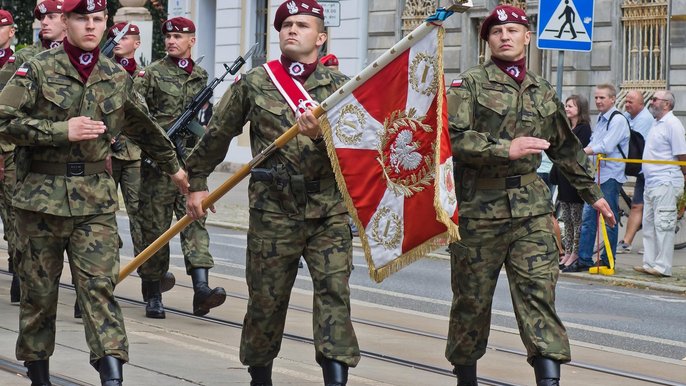 Defilada pododdziału WP - fot. Andrzej Janecki / UMŁ