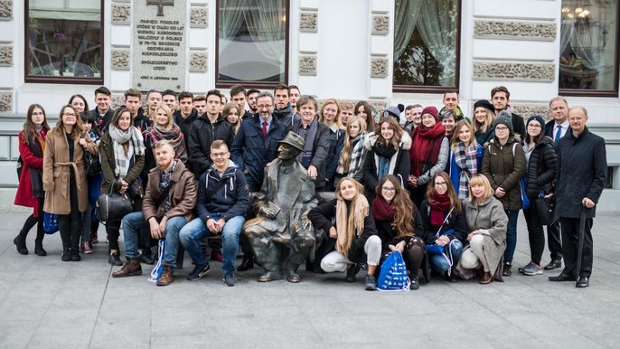 45 najlepszych maturzystów z Piotrkowa Trybunalskiego, Tomaszowa Mazowieckiego, Sieradza i Zduńskiej Woli przyjechało do Łodzi - fot. Witold Ancerowicz / UMŁ