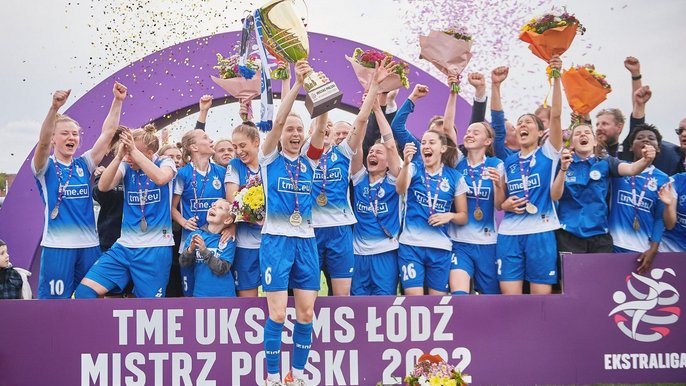 Zawodniczki TME SMS Łódź cieszą sie z mistrzostwa - fot. LODZ.PL