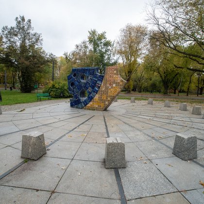 Zegar słoneczny w parku Staromiejskim. Autor: Andrzej Jocz , fot. Paweł Łacheta