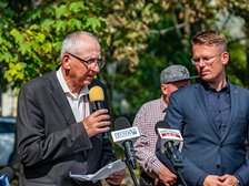 Andrzej Amerski, prezes Łódzkiego Klubu Seniorów Lotnictwa i wiceprezydent Łodzi Adam Wieczorek. Fot. P. Wacławiak, UMŁ. 