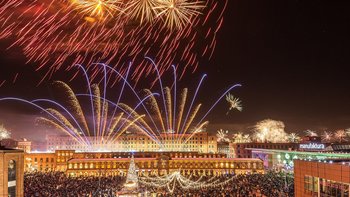 Sylwestrowy pokaz sztucznych ogni w Manufakturze -  mat. prasowe