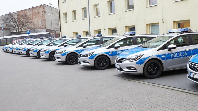 Nowe radiowozy dla policji w Łodzi - fot. Sebastian Glapiński / UMŁ