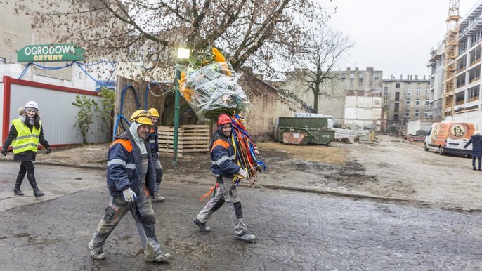 We wtorek (21 listopada) na budynku Ogrodowa Office zawisła wiecha - fot. Stefan Brajter / UMŁ