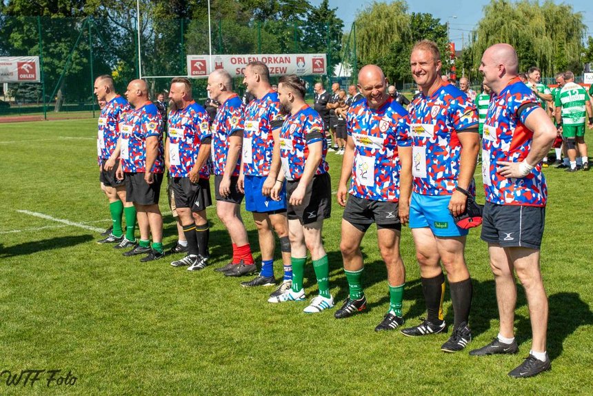 na zdjeciu drużyna Rugby Łódź po odebraniu brązowych medali