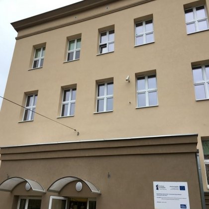 XVIII Liceum Ogólnokształcące przy ul. Perla 11 w Łodzi po termomodernizacji 