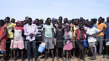 "Lena Dobrowolska & Teo Ormond-Skeaping, Scenariusze przyszłości" - Art_Inkubator - wystawa w ramach Fotofestiwal 2018 -  mat. pras. Fotofestiwal