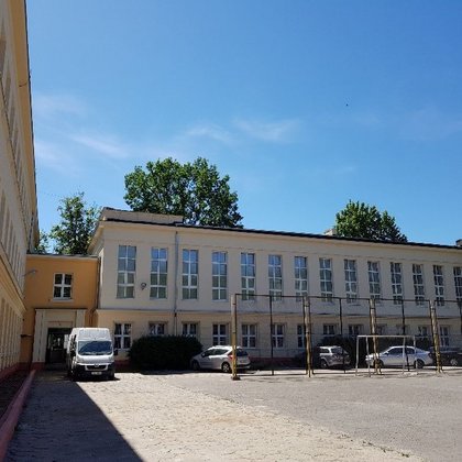 Zespół Szkół Ponadgimnazjalnych nr 9 aleja Politechniki 38, 93-590 Łódź, po termomodernizacji 