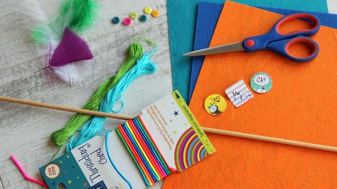 Grafika promująca wydarzenie: Wielkanocne zajączki ze skarpetek i nie tylko - warsztaty dla dzieci w Empiku w Manufakturze - mat. pras. Salon Empik Łódź Manufaktura