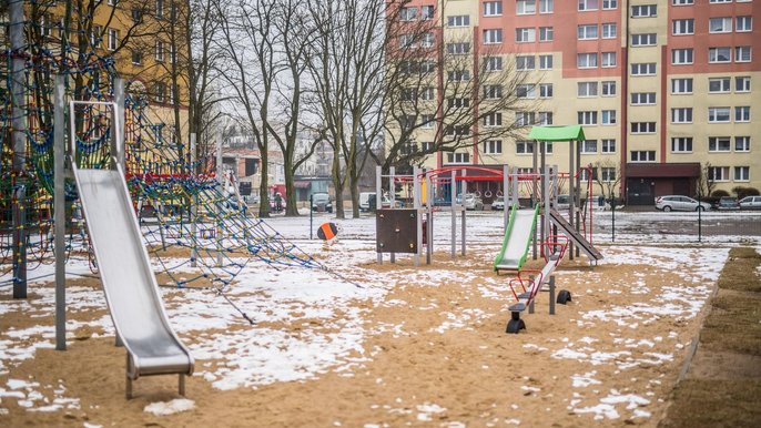 Nowe place zabaw są kolorowe, atrakcyjne i bezpieczne - fot. Witold Ancerowicz / UMŁ