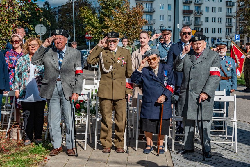 Barbara Mazurkiewicz ps. Muszka, pułkownik Włodzimierz Pajdowski ps. Niemen, porucznik Eugeniusz Uhryn, ps. Żak, porucznik Edmund Starzyński pd. Dąb. Fot. P. Wacławiak, UMŁ