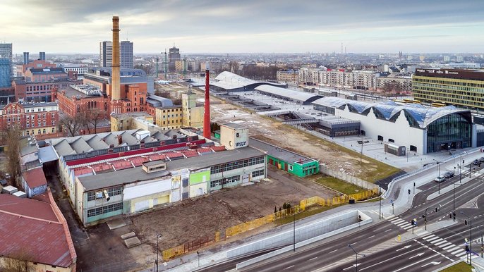 Znajduje się tu m.in. pofabryczny komin oraz dwupiętrowy budynek z poddaszem w stylu renesansu włoskiego. Obecnie trwa procedura wpisania ich do rejestru Wojewódzkiego Konserwatora Zabytków - fot. mat. prasowe