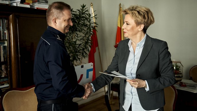 W Łodzi pojawią się dodatkowe patrole policji. Podpisano porozumienie - fot. Radosław Jóźwiak / UMŁ