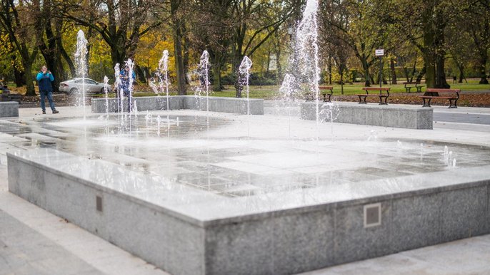 Testowe odpalenie fontanny w parku Poniatowskiego - fot. Witold Ancerowicz / UMŁ