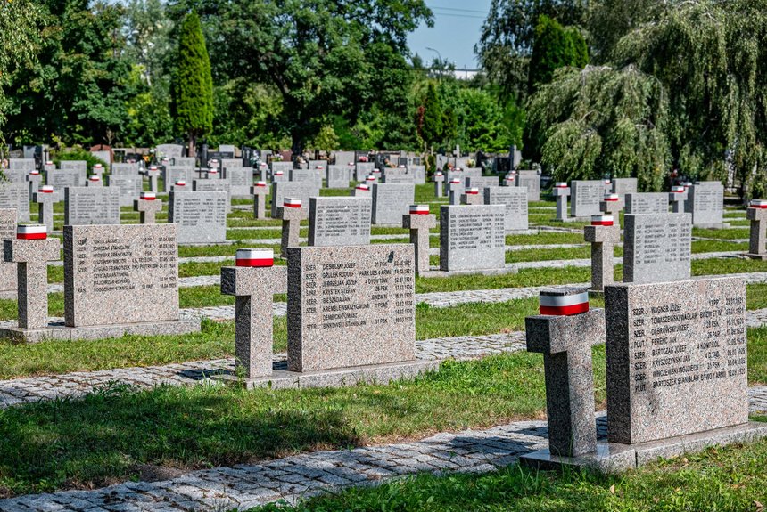 Cmentarz "Zarzew", zbiorowa mogiła. Fot. P. Wacławiak, UMŁ. 