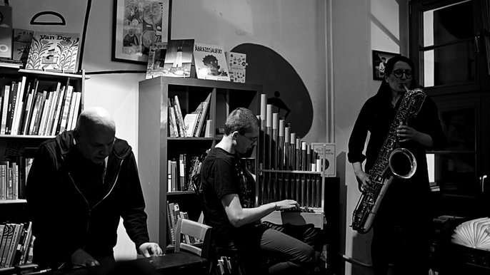 Ute Von Bingen - Kazimierz Zdzieblo