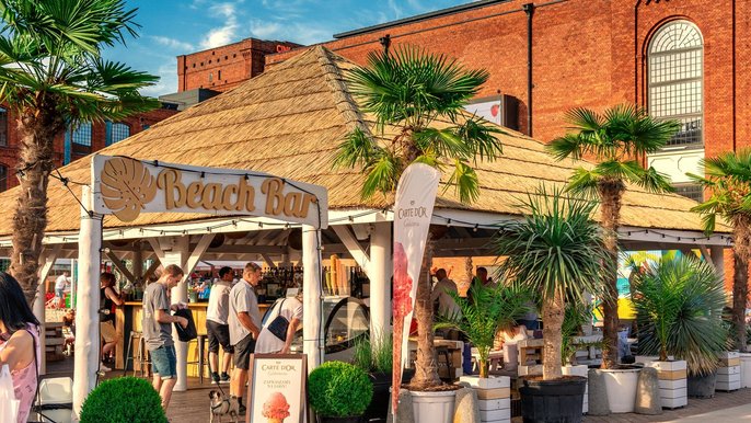 Zdjęcie promujące wydarzenie: Pożegnanie Beach Baru w Manufakturze - fot. mat. Manufaktura