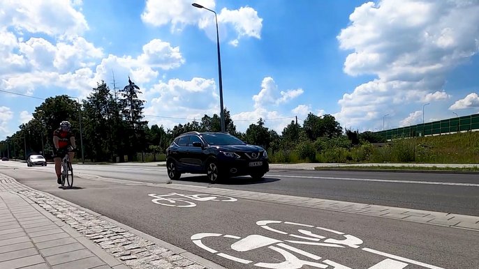 Nowy asfalt i ścieżka rowerowa na ul. Rokicińskiej. - mat. UMŁ