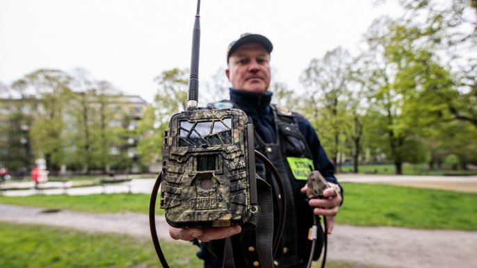 Fotopułapka będzie rejestrowała sprawców zaśmiecania - fot. Sebastian Glapiński / UMŁ