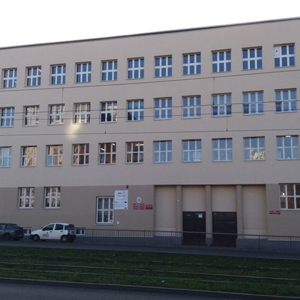 Szkoła Podstawowa nr 4 przy al. Piłsudskiego 101 w Łodzi po termomodernizacji 