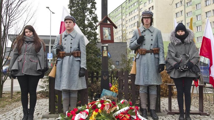 Krzyż Powstańczy u zbiegu ulic Łagiewnickiej i Inflanckiej upamiętnia miejsce, w którym rozstrzeliwano powstańców schwytanych z bronią w ręku. - fot. Andrzej Janecki