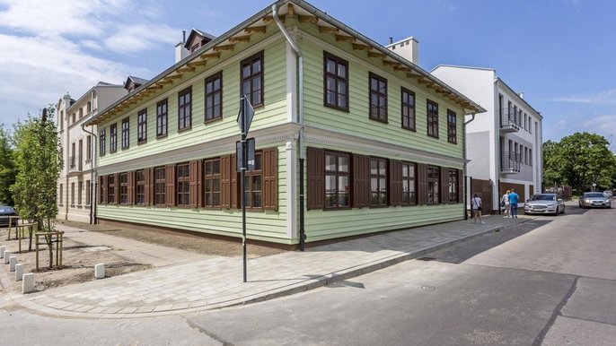 Drewniany dom na rogu ulic Łowickiej i Przędzalnianej - fot. z arch. UMŁ