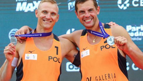 na zdjęciu polscy zawodnicy z medalami