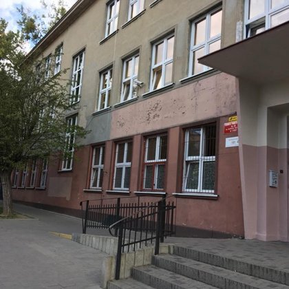 Szkoła Podstawowa nr 35 przy ul. Tybury 4B w Łodzi przed termomodernizacją 