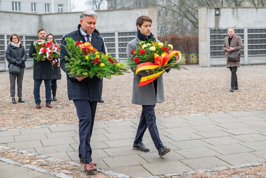 Przewodniczący Rady Miejskiej w Łodzi Bartosz Domaszewicz oraz wiceprezydent Łodzi Adam Pustelnik. Fot. P. Wacławiak, UMŁ. 