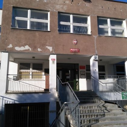 Szkoła Podstawowa nr 12 przy ul. Jurczyńskiego 1,3 w Łodzi przed termomodernizacją 