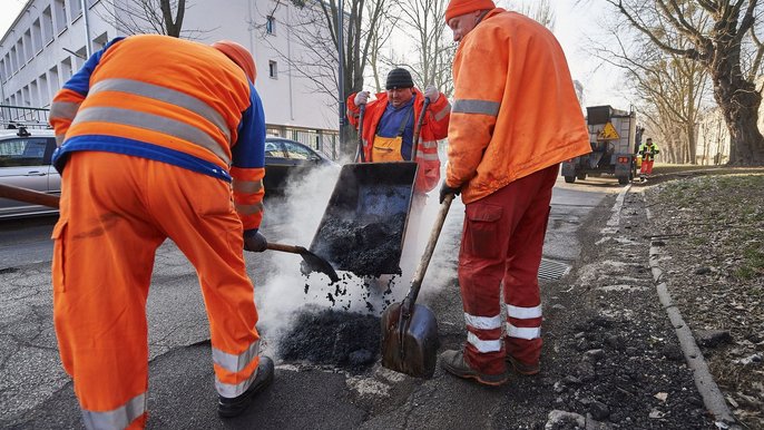 Łatanie dziur na łódzkich ulicach - fot. ŁÓDŹ.PL