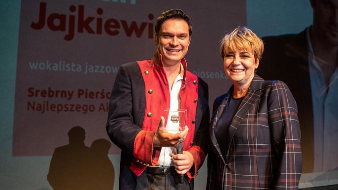 Prezydent Łodzi Hanna Zdanowska oraz laureat Srebrnego Pierścienia Kultury 2020 Marcin Jajkiewicz - autor zdjęcia: Paweł Łacheta 